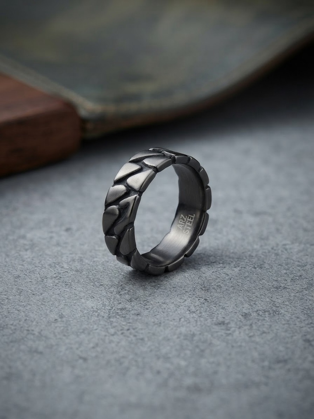 Arz Steel Men's Black IP Stainless Steel Braided Chain Link Ring Size 15